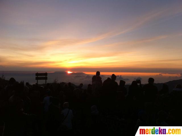 Foto : Menikmati indahnya 'sunrise' di kawasan Gunung 