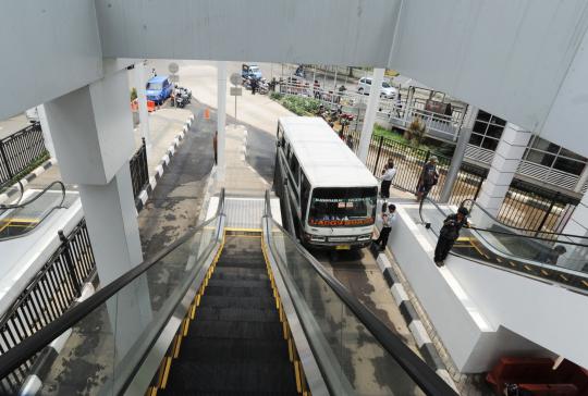 Uji coba Terminal Manggarai yang bernuansa modern