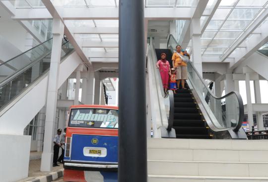 Uji coba Terminal Manggarai yang bernuansa modern