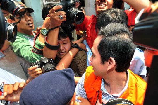 Pulang dari RS Polri, Wawan diserbu wartawan