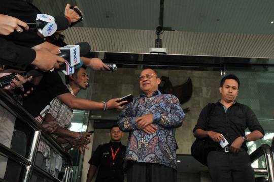 Mahyuddin usai diperiksa KPK terkait kasus Hambalang