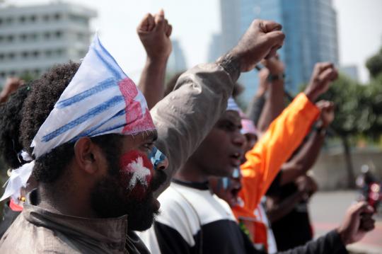 Warga Papua demo tuntut penarikan TNI