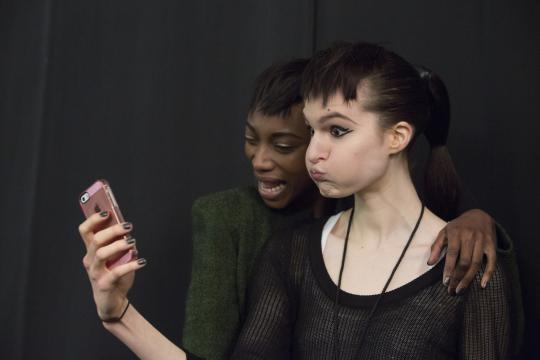 Foto-foto selfie yang unik dan lucu
