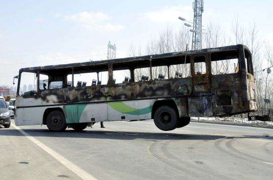 10 Penumpang tewas dalam kebakaran bus di China