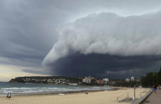 Seramnya awan badai hantui langit Australia