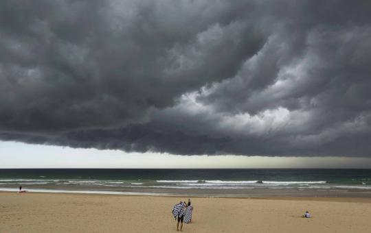 Seramnya awan badai hantui langit Australia