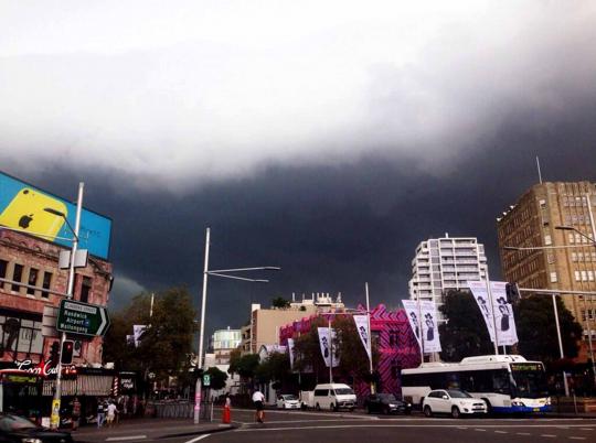 Seramnya awan badai hantui langit Australia