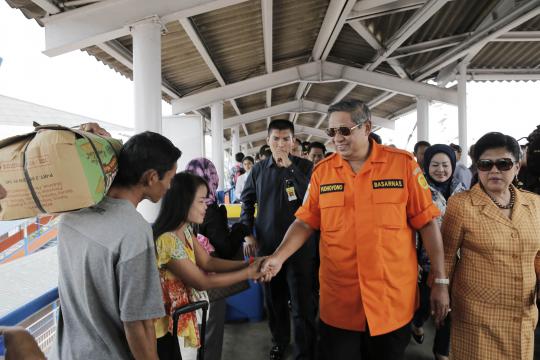 Usai apel Basarnas, SBY sapa penumpang Kapal Ferry