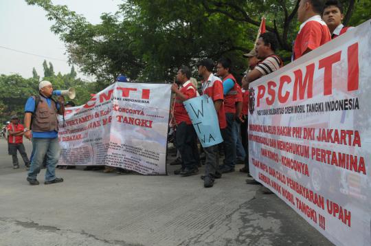 Tuntut hak uang lembur, sopir Pertamina demo di Depo Plumpang