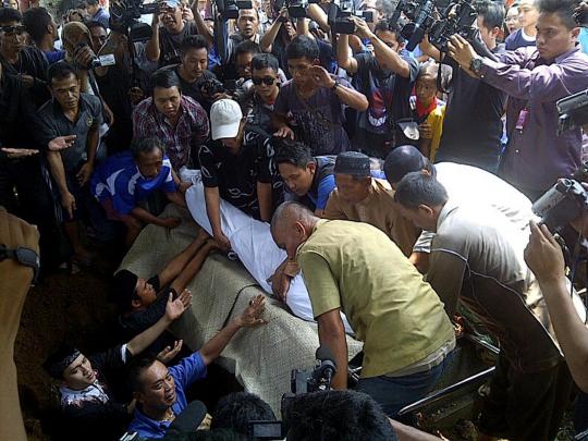 Selebritis dan warga padati pemakaman Jojon di TPU Blender Bogor