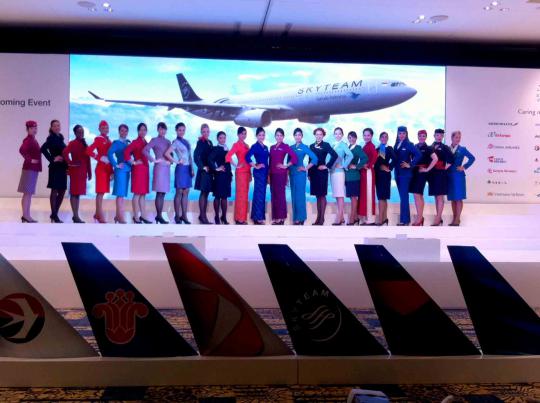 Pesona pramugari cantik di peresmian Garuda gabung SkyTeam