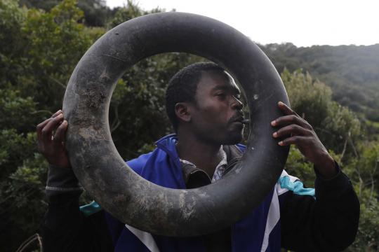 Kisah imigran Afrika sembunyi di gunung dari kejaran polisi