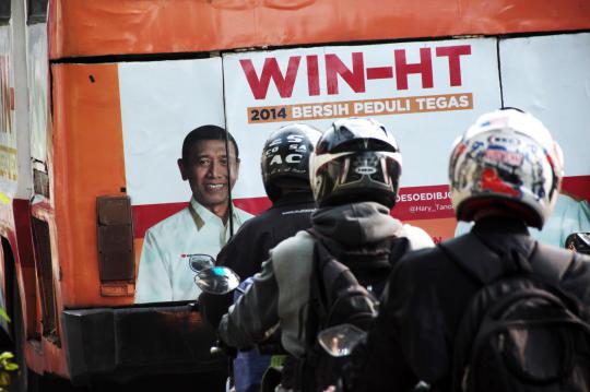 Win-HT gencar kampanye lewat iklan bus kota