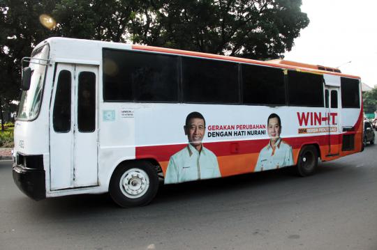 Win-HT gencar kampanye lewat iklan bus kota