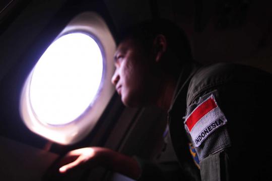 Aksi TNI AL bantu pencarian Malaysia Airlines