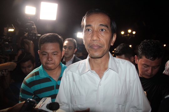 Malam-malam rapat internal, Jokowi minta wartawan jangan ikuti