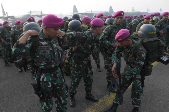 Apel kesiapan 1.800 pasukan TNI sebelum diterbangkan ke Riau