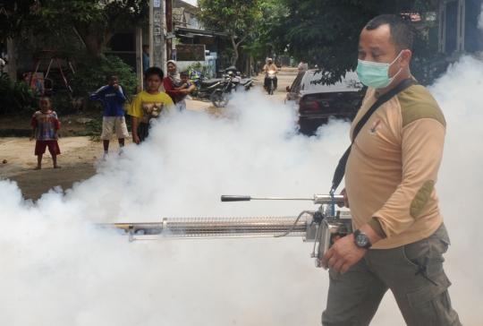 Cari simpati publik, PKS lakukan fogging gratis di Tangsel