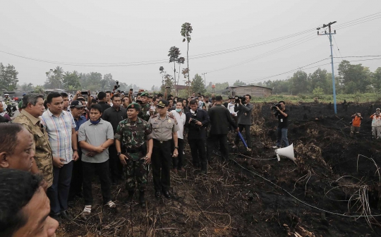 Tinjau hutan di Riau, SBY beri waktu tiga pekan atasi kabut asap