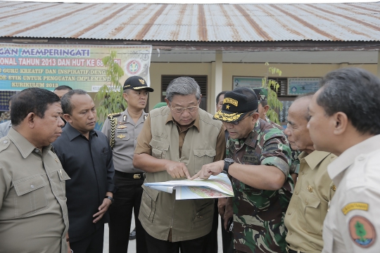 SBY ajak dialog masyarakat saat tinjau lokasi kebakaran di Siak