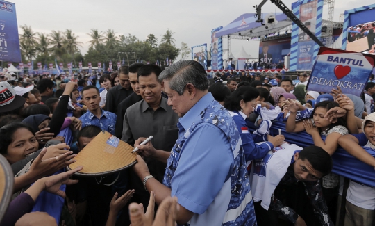 Kampanye SBY di Bantul disambut histeris warga