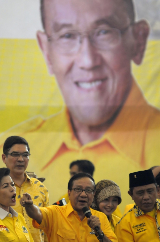 Kampanye Golkar, Ical berkeringat 'deras' saat berorasi