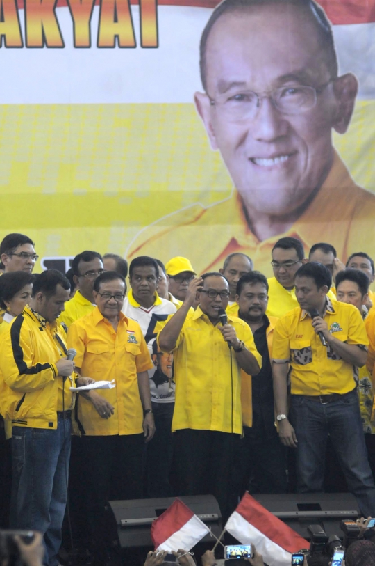 Kampanye Golkar, Ical berkeringat 'deras' saat berorasi