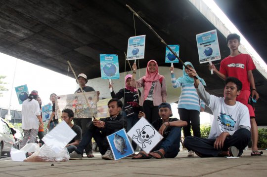 Aksi peringatan Hari Air Sedunia di Pancoran