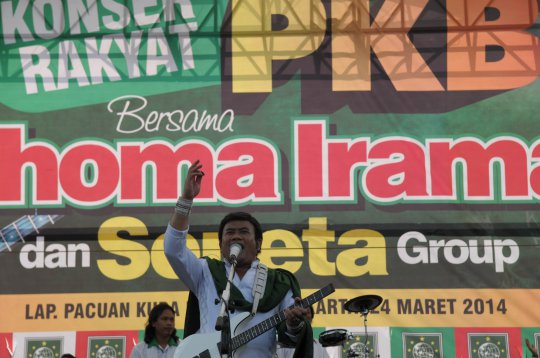 Aksi Rhoma Irama goyang kampanye PKB di Pulomas