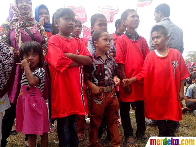 Foto : Puluhan anak di bawah umur meriahkan kampanye 