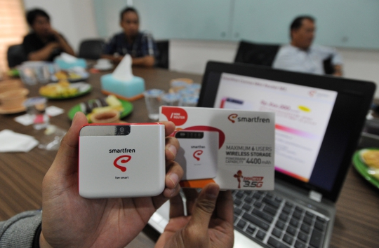 Smartfren perkenalkan produk smartphone Andromax terbaru