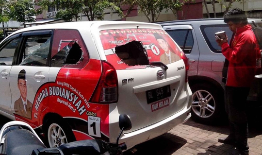 Ini kondisi mobil Partai Aceh dan PNA yang hancur akibat bentrok