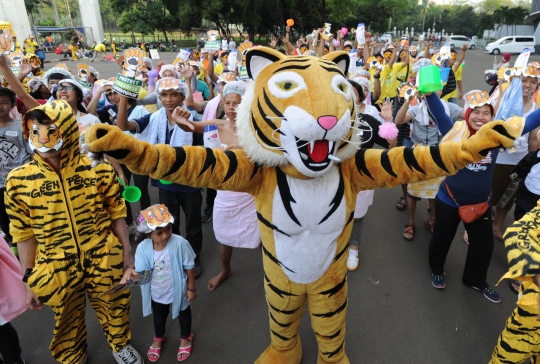 Aksi simpatik Greenpeace serukan penyelamatan hutan dan harimau