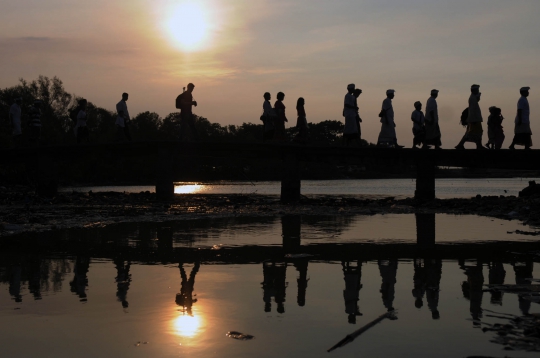 Ritual Melasti jelang Hari Raya Nyepi di Pura Segara Cilincing