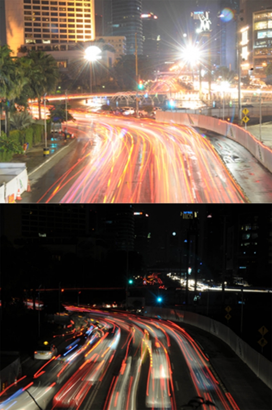 Suasana saat peringatan Earth Hour 2014 di Jakarta