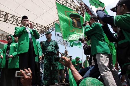 Aksi Suryadharma Ali pimpin kampanye PPP di Tangerang Selatan