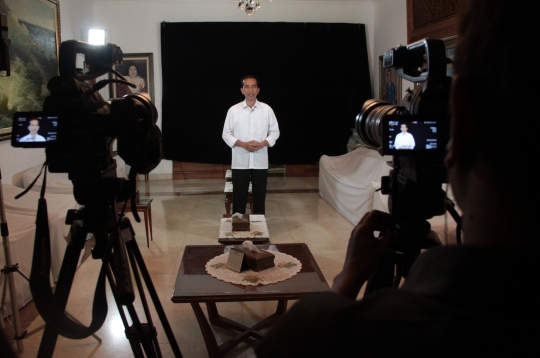 Gaya Jokowi saat syuting iklan di rumah Megawati