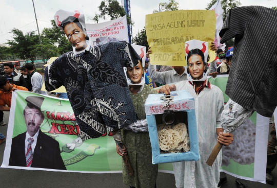 HMI demo di depan Kejagung tuntut kasus korupsi bus Transjakarta