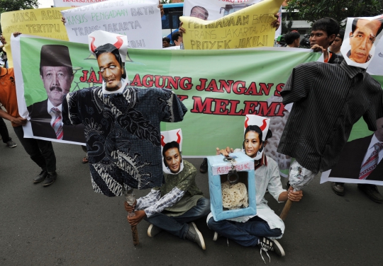 HMI demo di depan Kejagung tuntut kasus korupsi bus Transjakarta