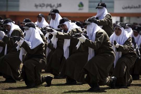 Aksi tentara wanita berhijab di Gaza