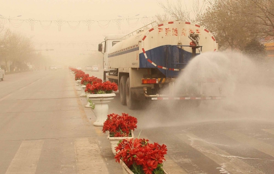 Dahsyatnya badai pasir terjang China, aktivitas warga lumpuh