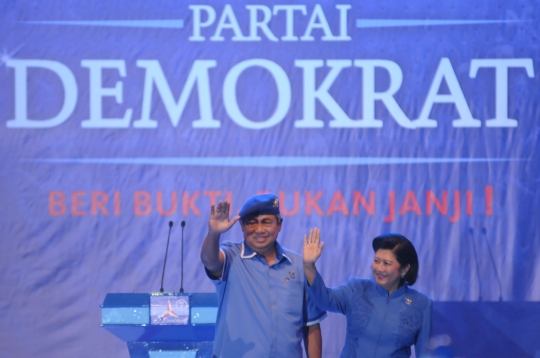 Pimpin rapat umum Demokrat, SBY nyanyikan dua 'lagu wajib'