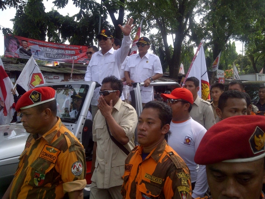 Gelar kampanye di Semarang, Prabowo diarak simpatisan naik Jeep