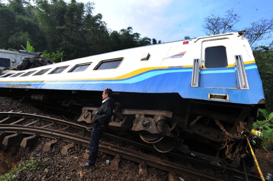 KA Malabar yang anjlok masuk jurang di Tasikmalaya