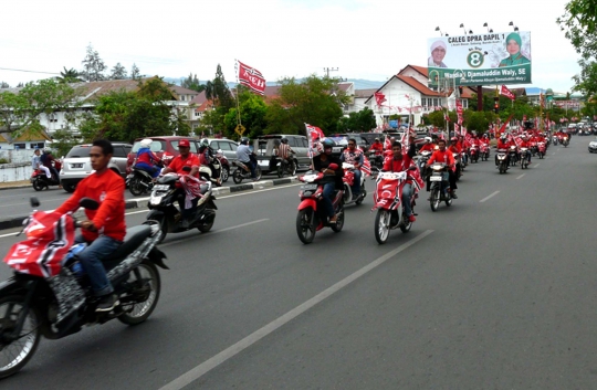 Aksi konvoi ratusan simpatisan Partai Aceh