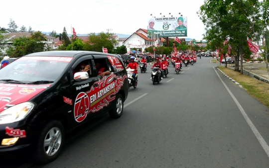Aksi konvoi ratusan simpatisan Partai Aceh