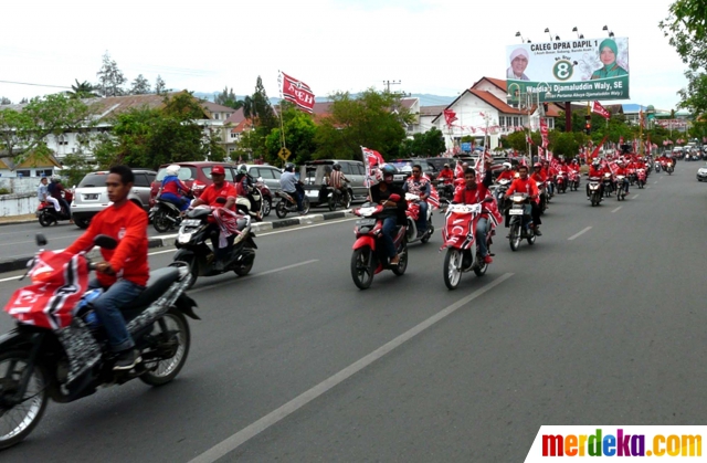 Foto : Aksi konvoi ratusan simpatisan Partai Aceh merdeka.com