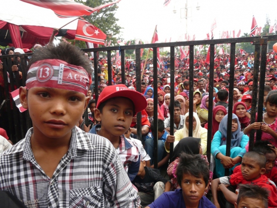 Kibaran Bendera Bulan Bintang hiasi kampanye akbar Partai Aceh