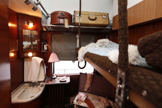 Melihat mewahnya kereta Orient Express yang dipamerkan di Paris