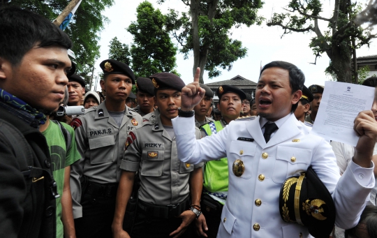 Bima saat temui demonstran mahasiswa usai dilantik Wali Kota